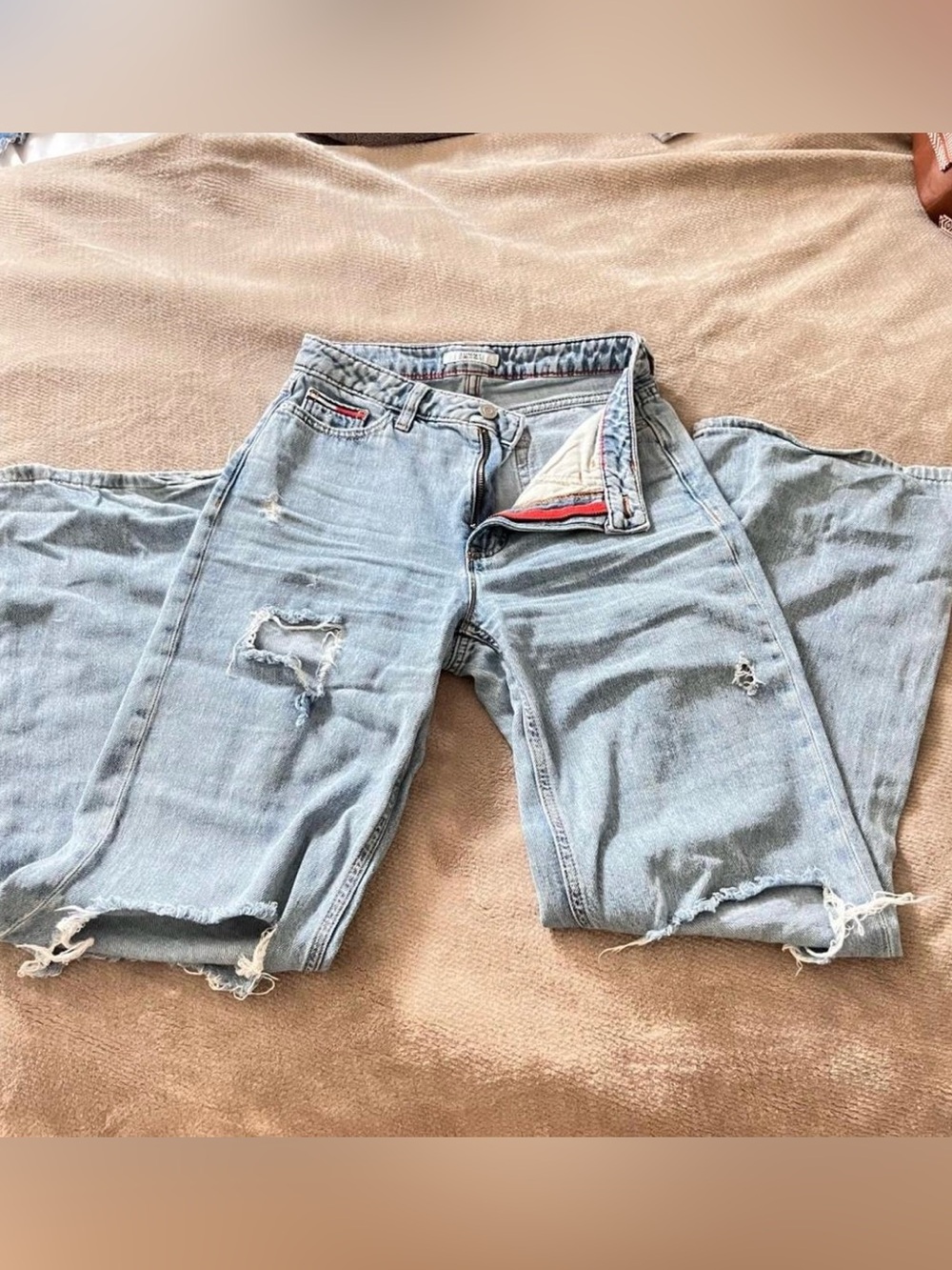 Tommy Hilfiger Soft wide leg unique jeans